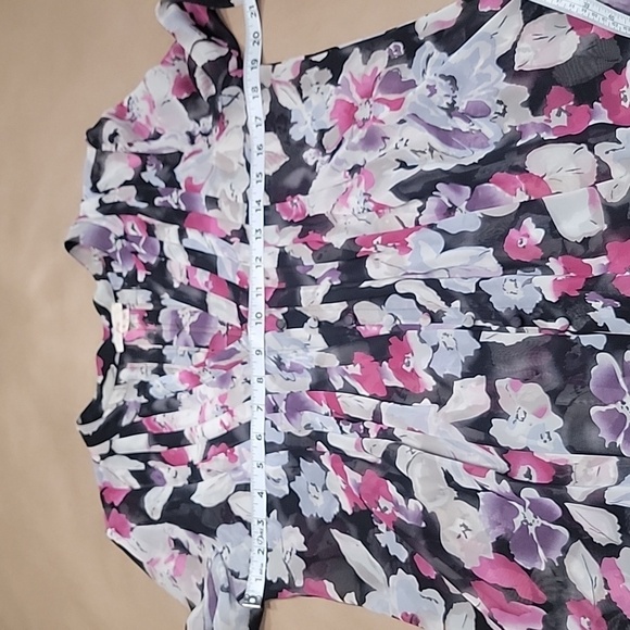 Joie Size S Multi-Color Floral Pintuck Loose Flowy Top, Excellent Used Condition - Picture 8 of 13
